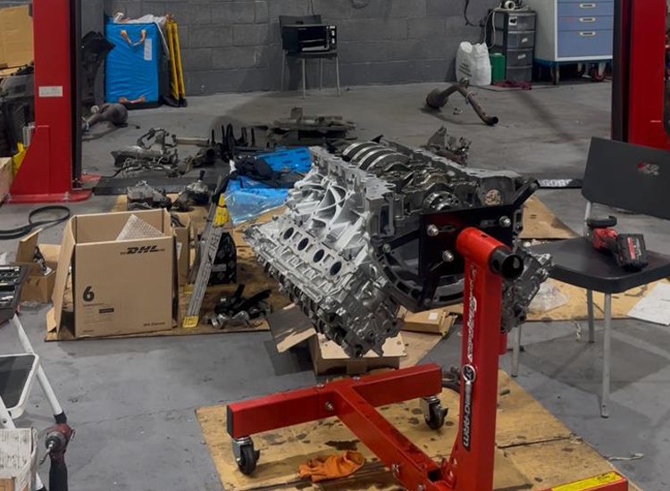 Range Rover engine rebuild