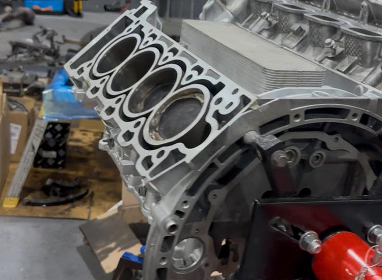 Range Rover engine rebuild