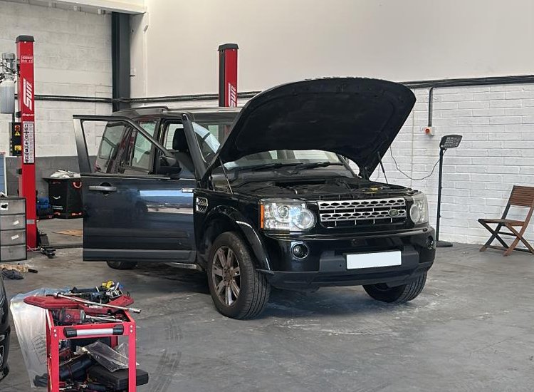 Range Rover engine workshop